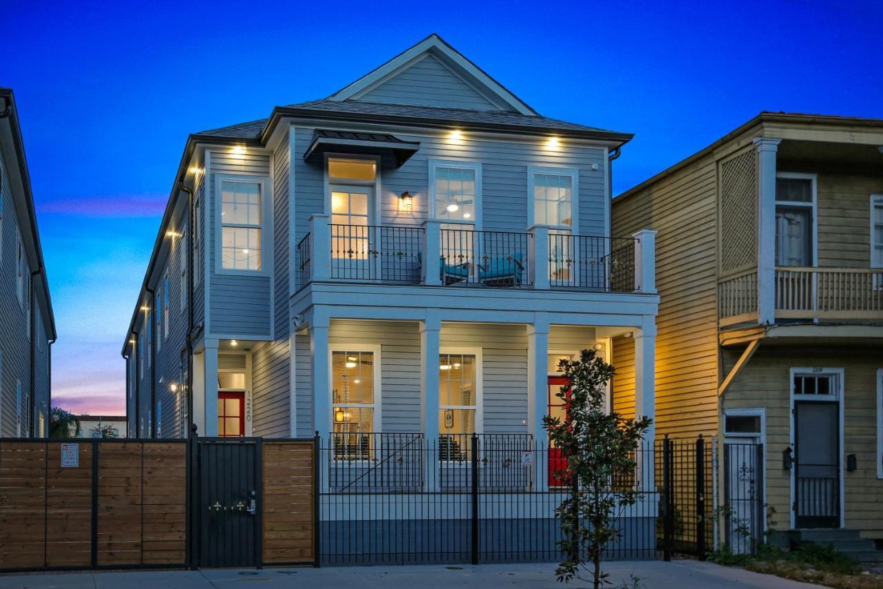Hosteeva Amazing 4 Bedroom Modern Condo With Balcony Near Frnch Quarter ニューオーリンズ エクステリア 写真